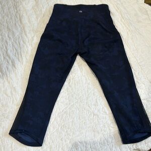 Lulu camo crops size 4